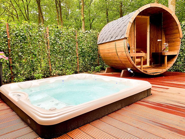 20x de met jacuzzi of bubbelbad in de tuin